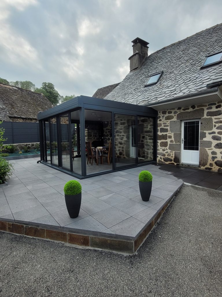 Construction d’une véranda traditionnelle en Auvergne